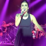 İrem Derici kaç yaşında,